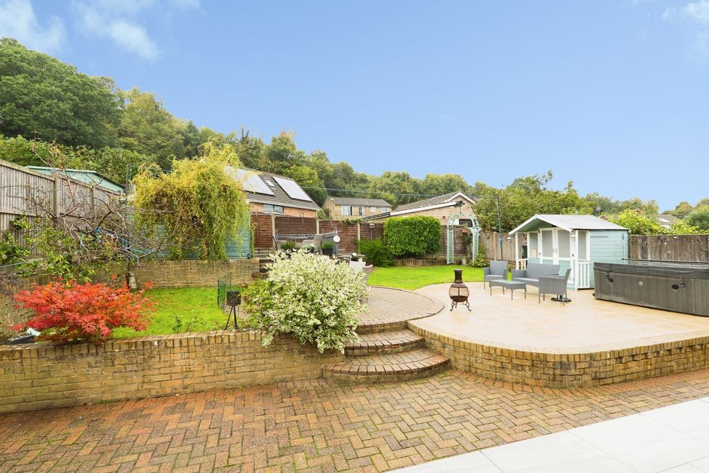 Property photo 3 of 24 Pbox-Img.Jpg