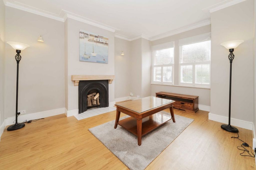 Property photo 2 of 6