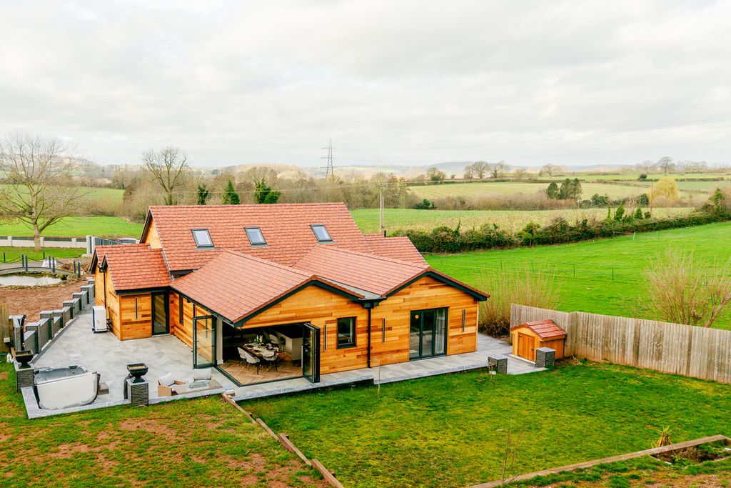 Property photo 2 of 30