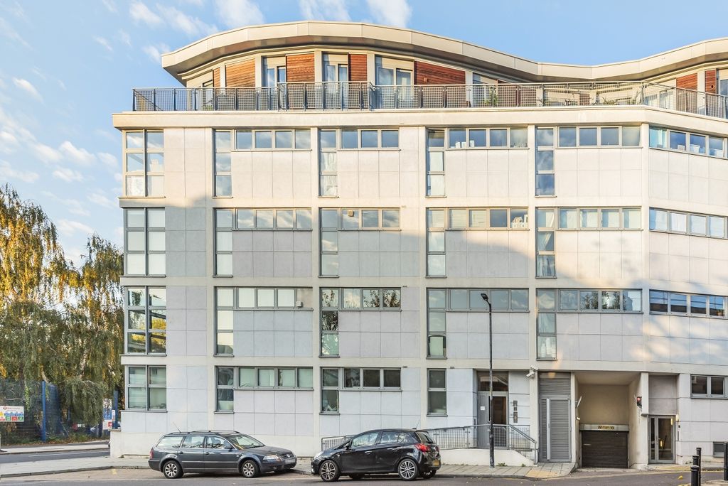 Property photo 1 of 9 666827 (1)