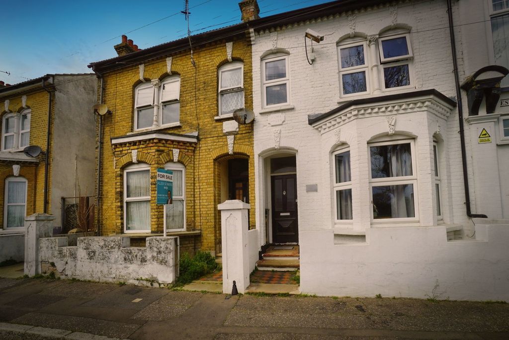 Property photo 1 of 3