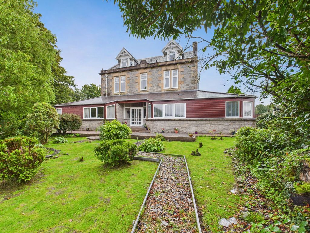 Property photo 1 of 8