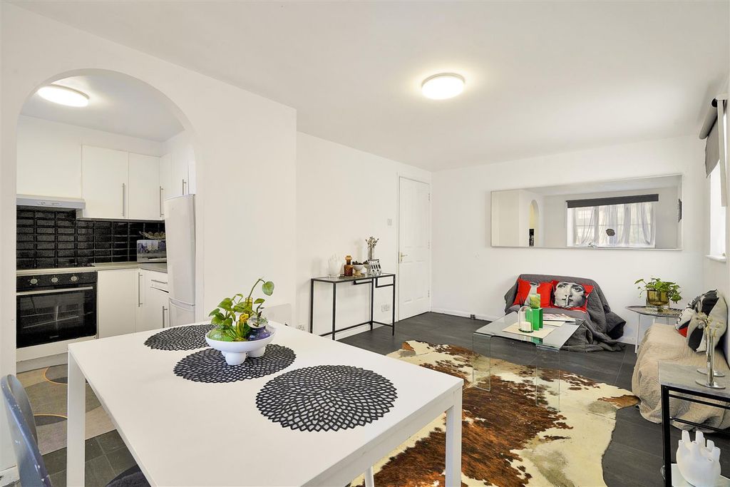 Property photo 2 of 9 Reception Room