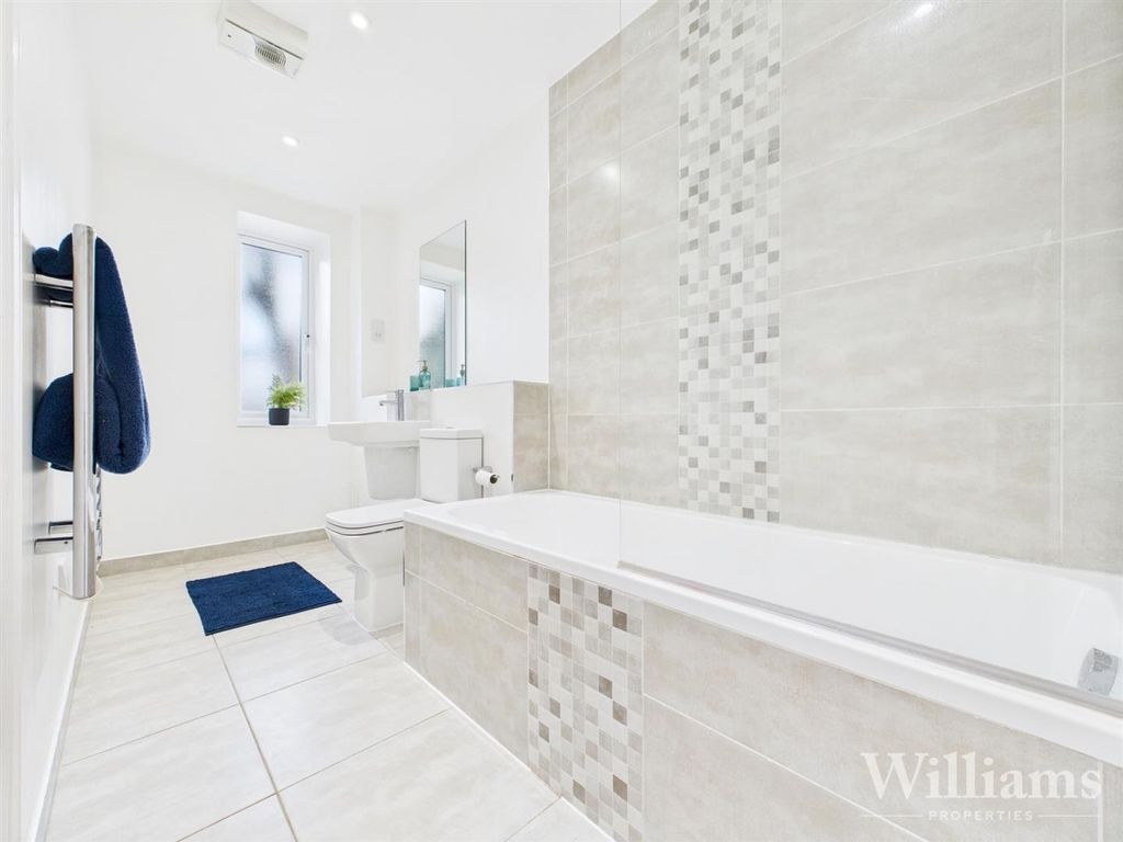 Property photo 3 of 14 Cam04950G0-Pr0081-Still012.Jpg