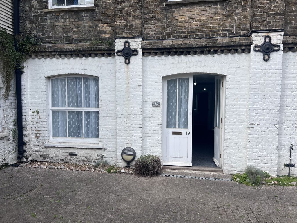 Property photo 3 of 17 Photo 20