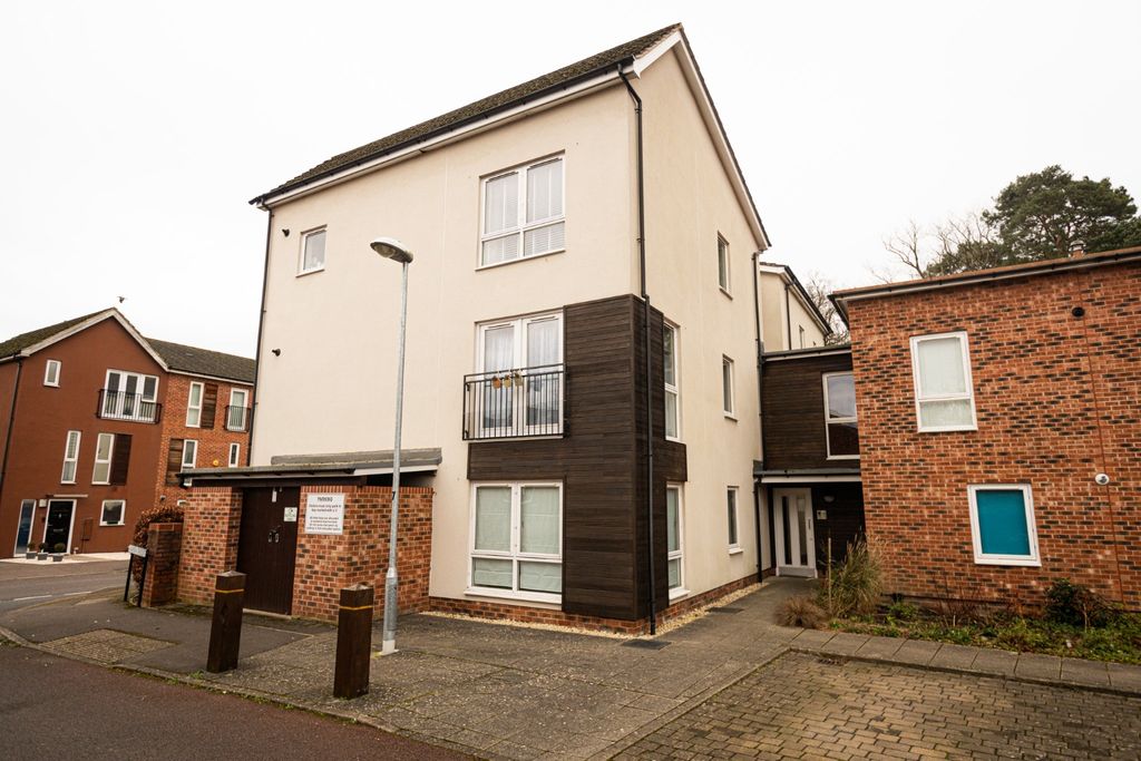 Property photo 1 of 9 2890243