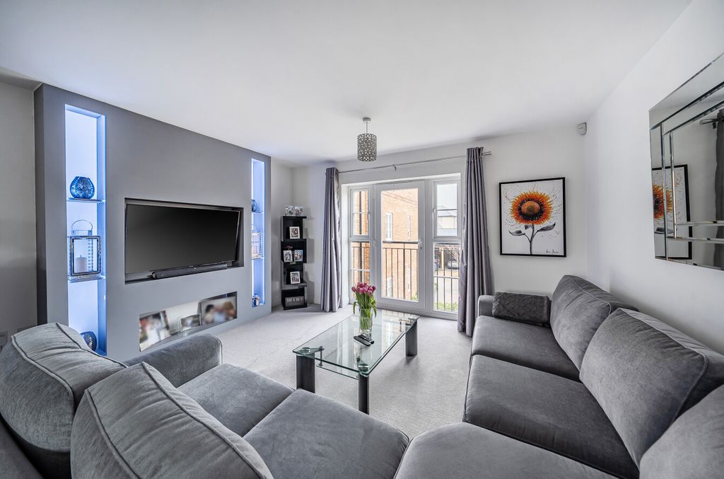 Property photo 3 of 15 1408548-3-6984A84...