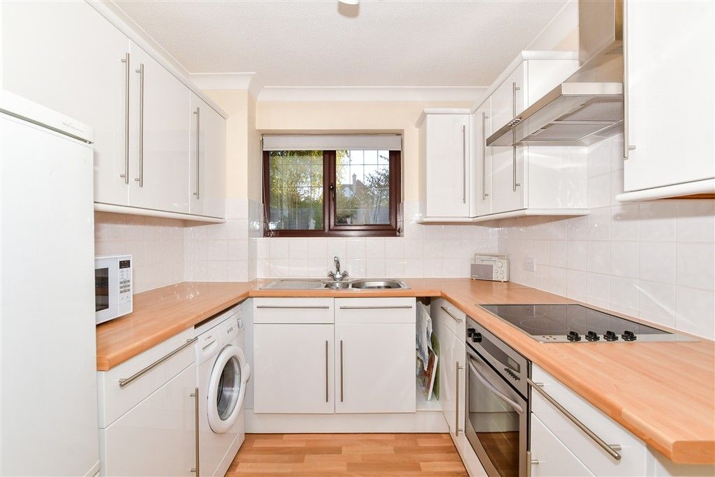 Property photo 3 of 13 Kitchen