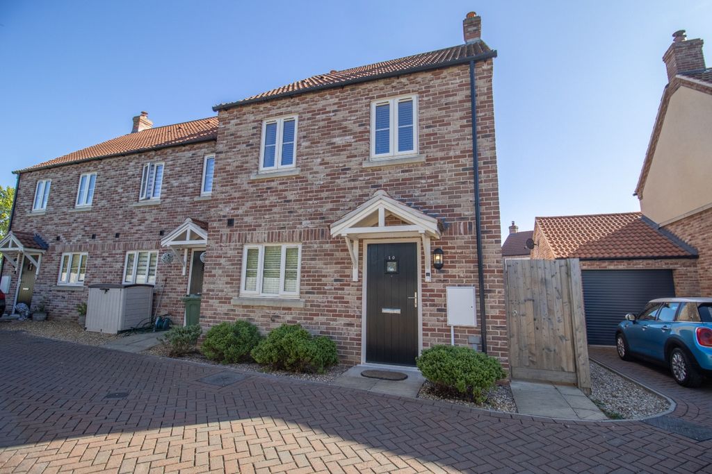 Property photo 1 of 19 4993821
