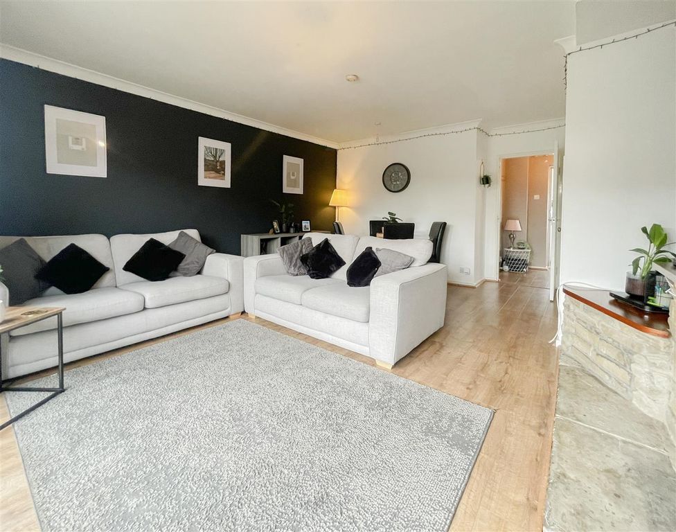 Property photo 2 of 15 Lounge/Diner