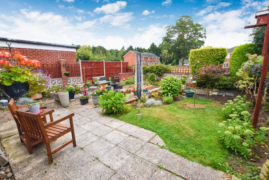 Property photo 3 of 21 Rear Garden 1