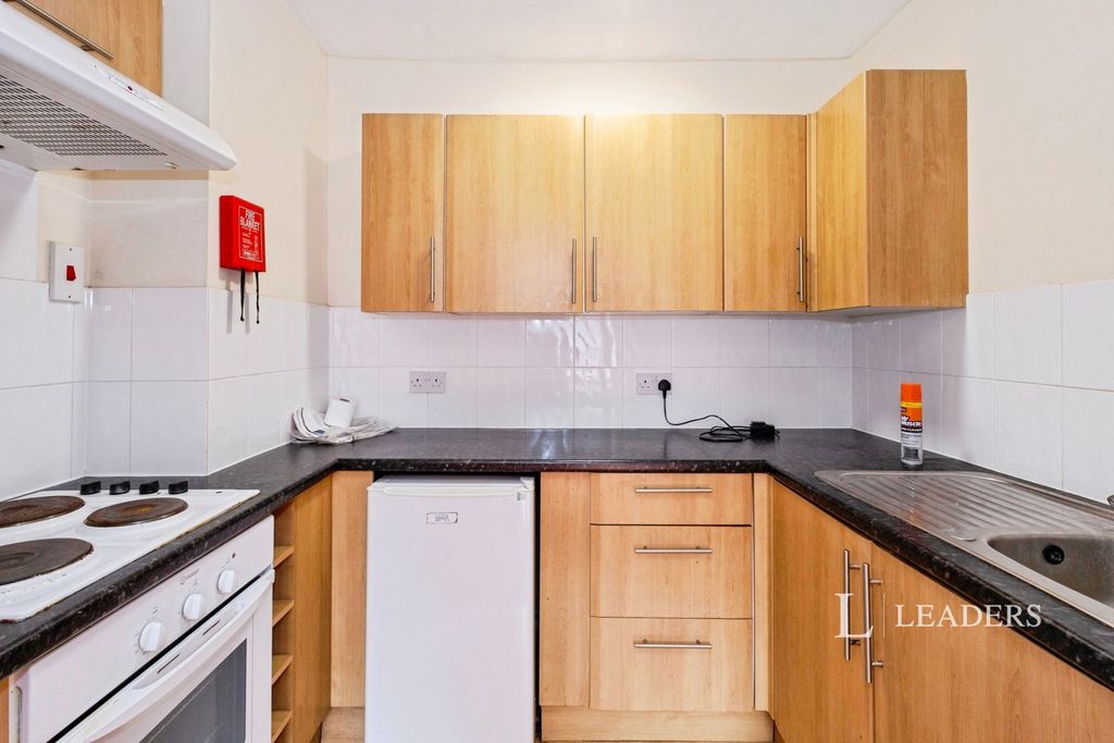 Property photo 2 of 14 Pbox-Img.Jpg