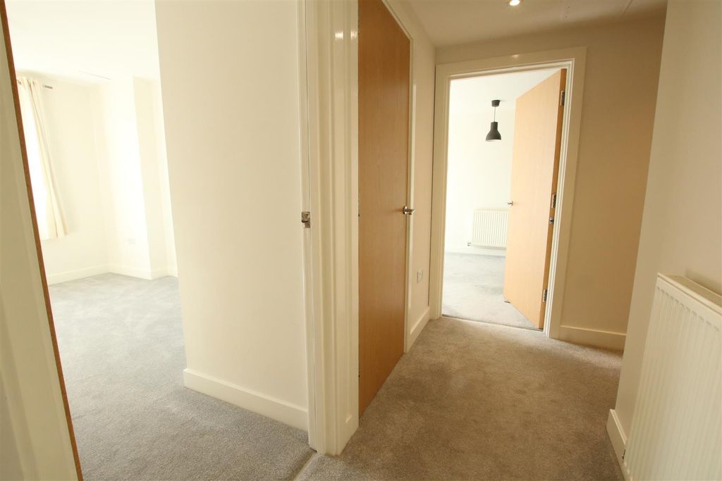 Additional image 13 of 2 bed flat for saleHighbury Drive, Leatherhead KT22