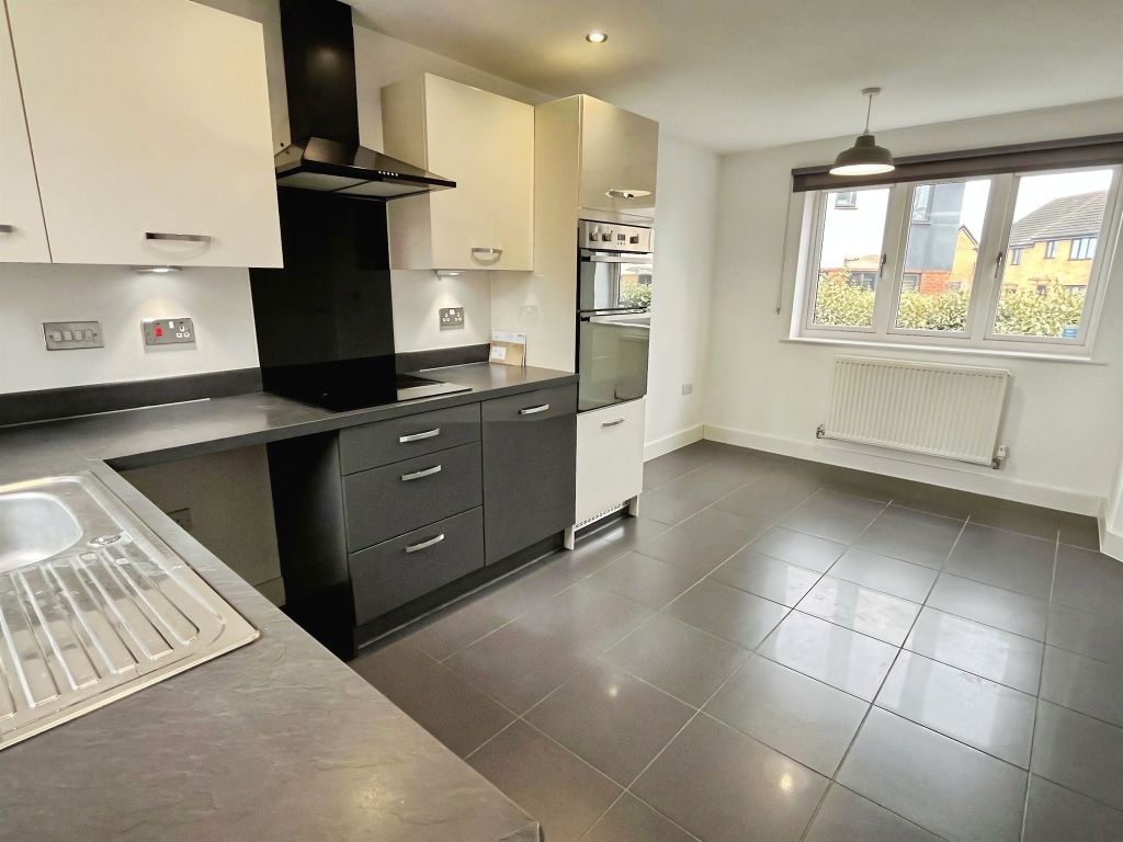 Property photo 2 of 13
