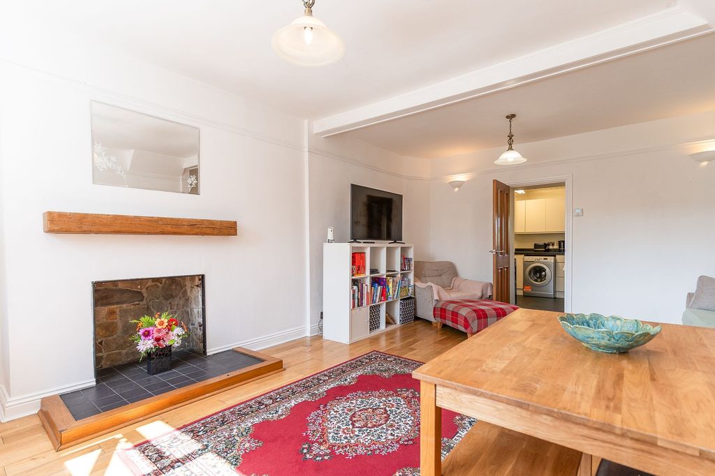 Property photo 2 of 21