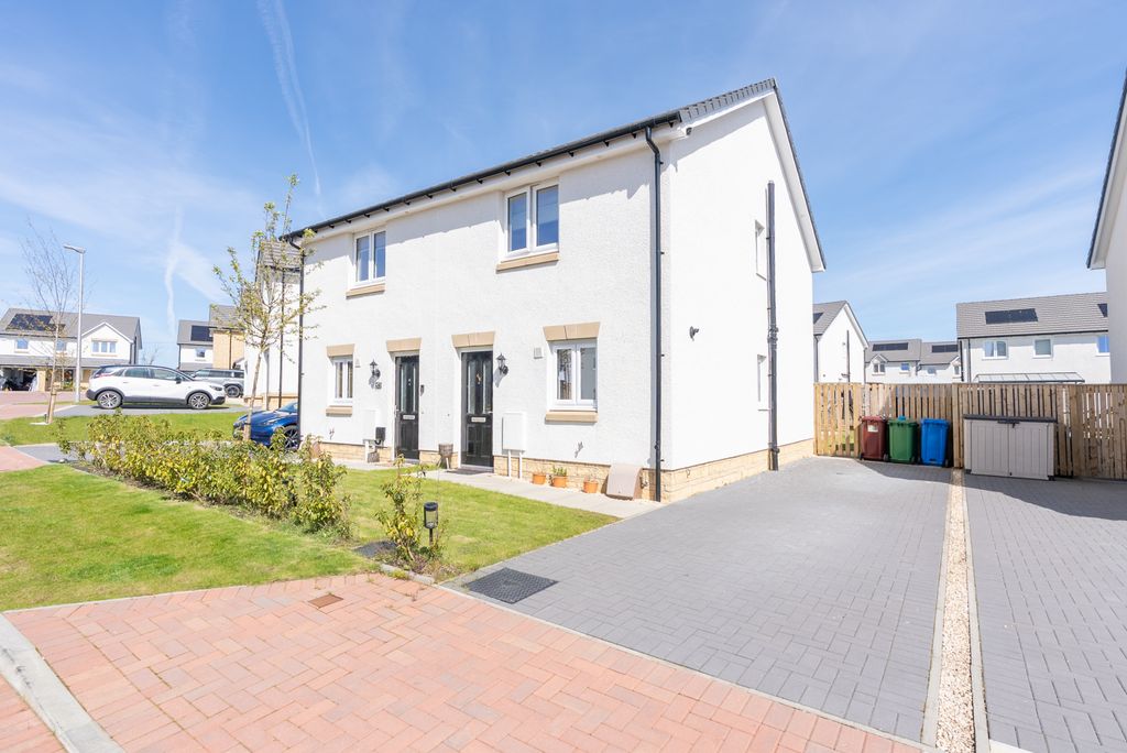 Property photo 1 of 34 2Â Bedroom Semi Detached For Sale
