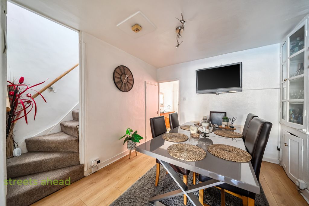 Property photo 2 of 21 89F1103B-9Eee-478...