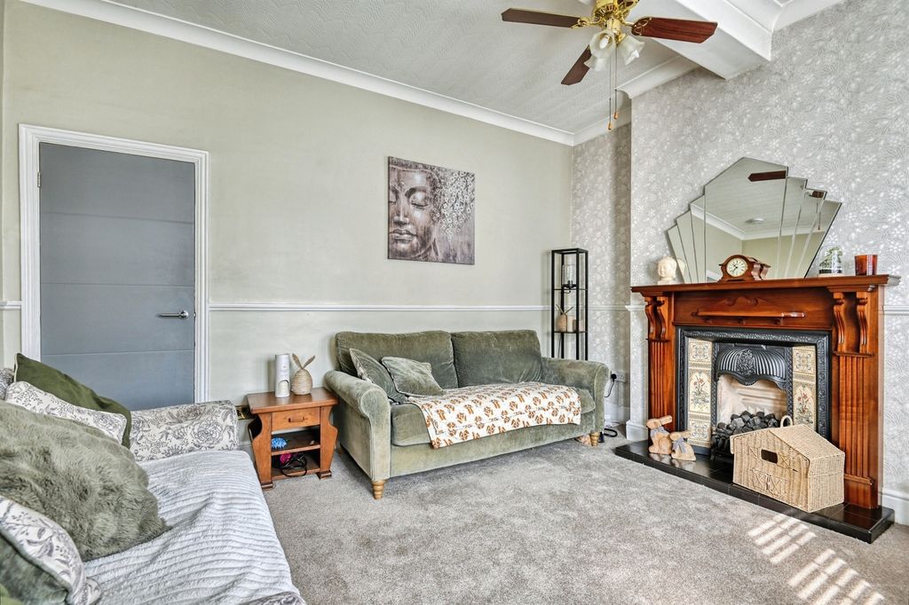 Property photo 3 of 24