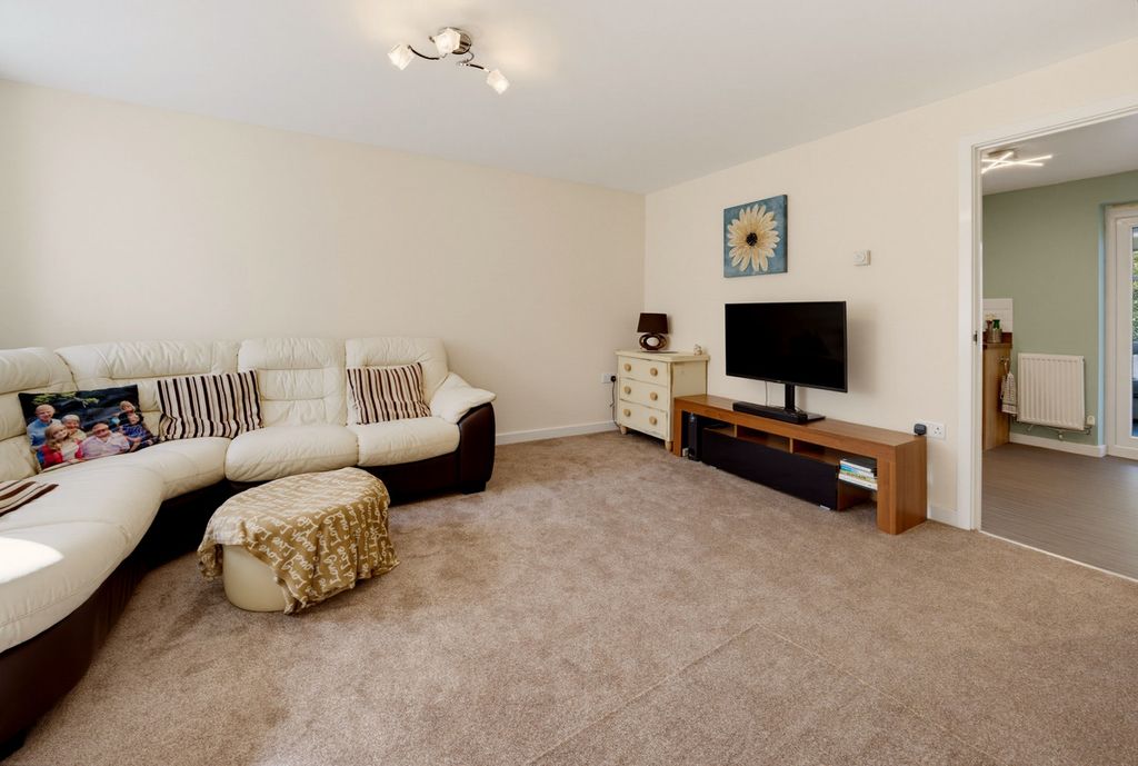 Property photo 3 of 26