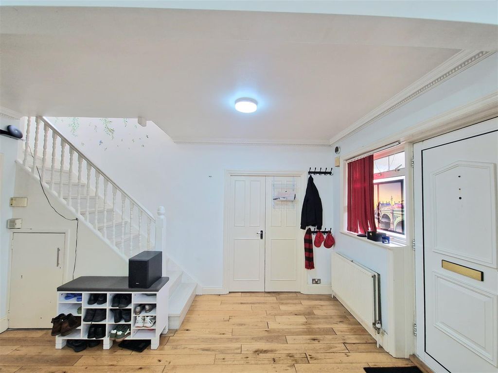 Property photo 2 of 19 20251105_094151.Jpg