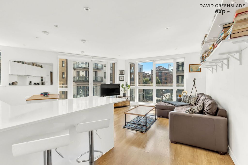 Property photo 3 of 18