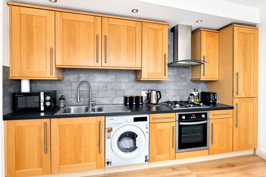 Property photo 3 of 7 Picture 3