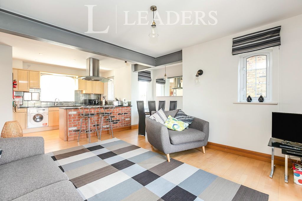 Property photo 2 of 11 Open Plan