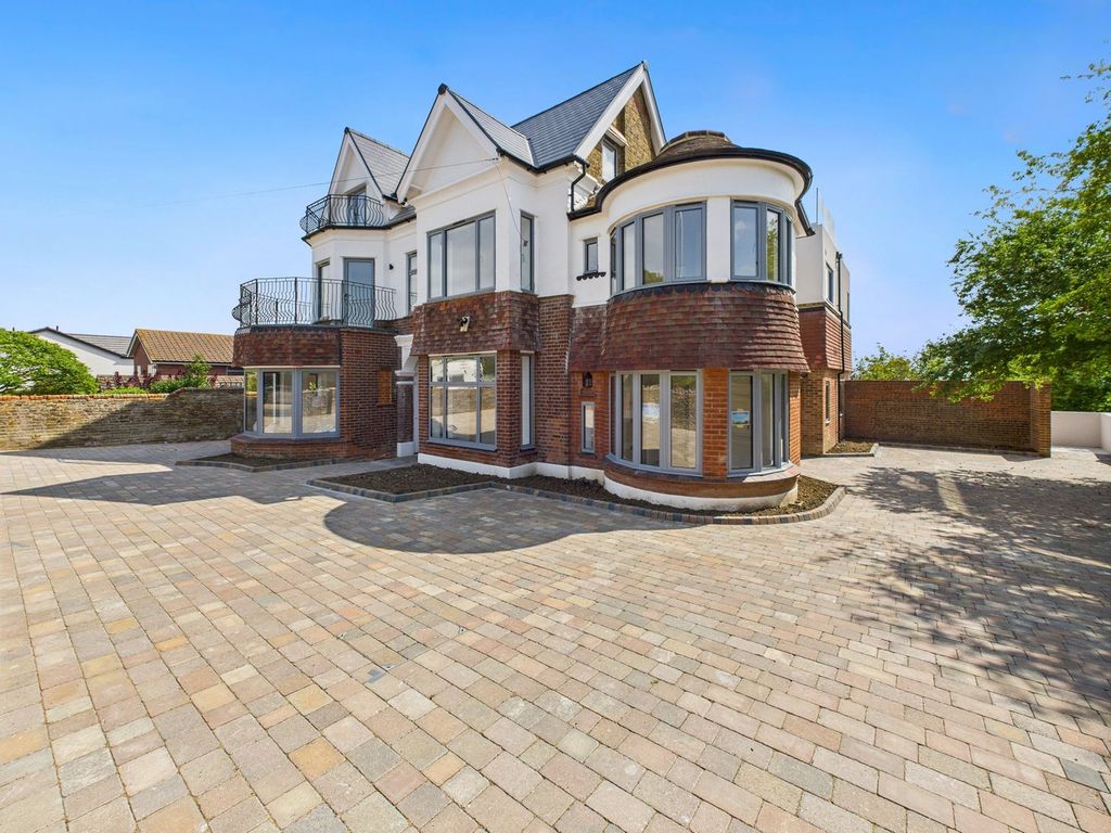 Property photo 1 of 31