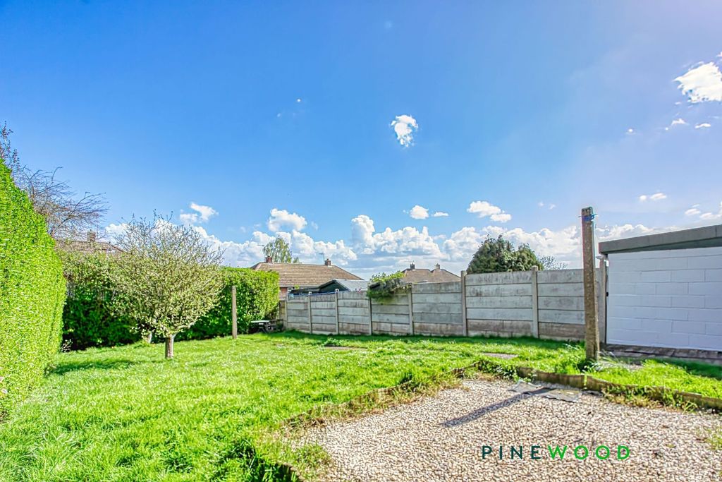 Property photo 2 of 16 Rear Garden