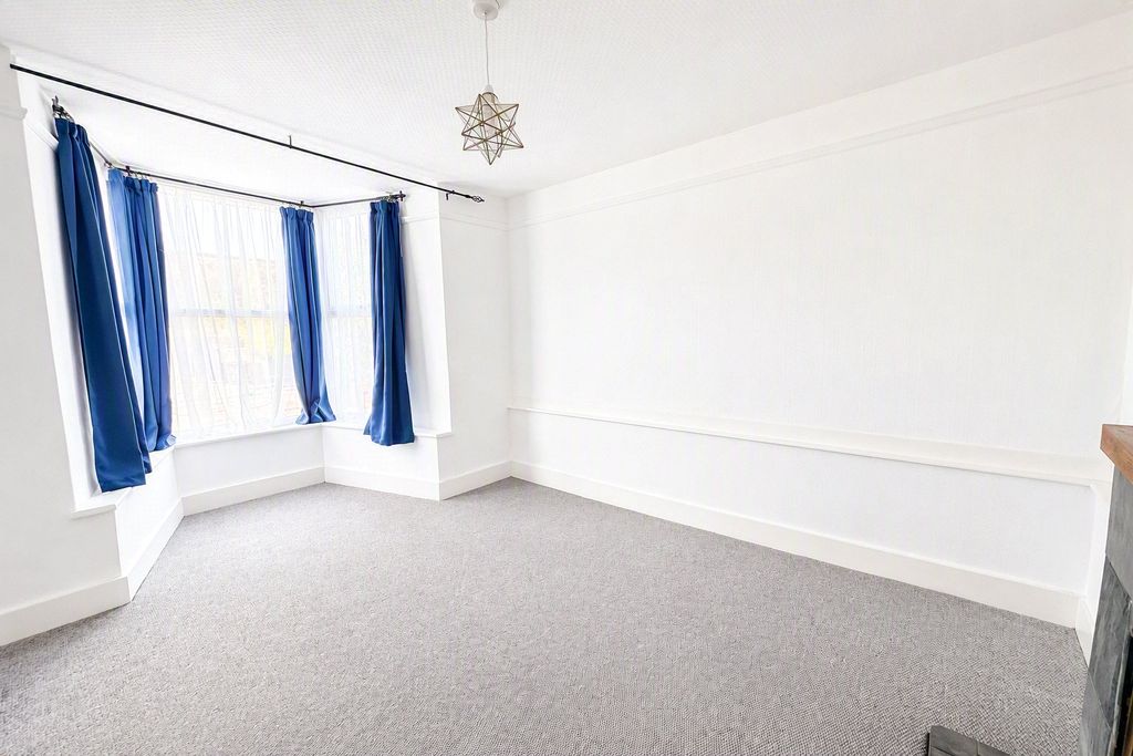 Property photo 2 of 8 Picture No. 02