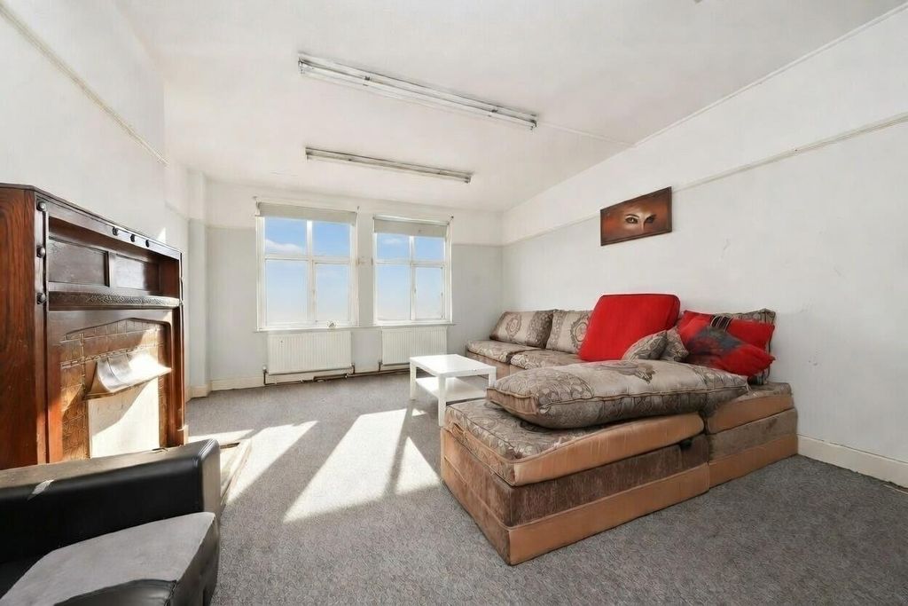 Property photo 3 of 8 Living Room