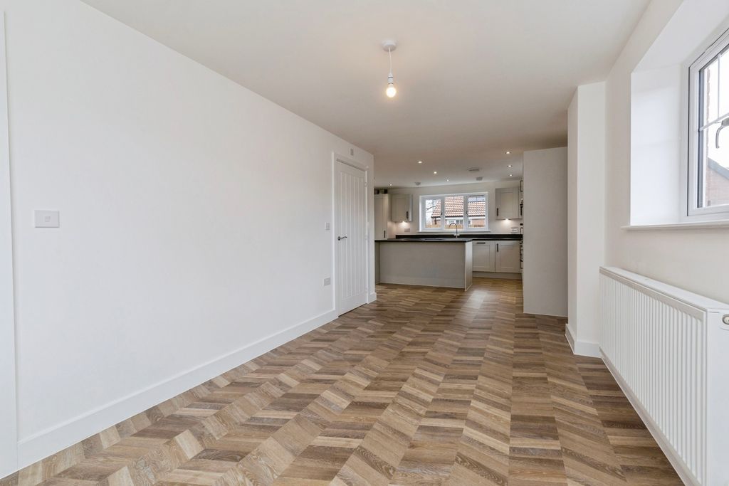 Property photo 3 of 15 Pbox-Img.Jpg