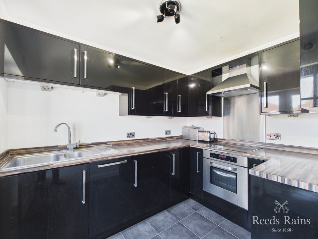 Property photo 2 of 13 Kitchen