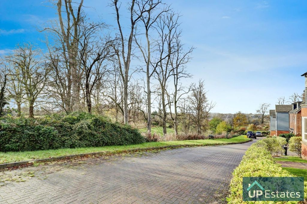 Property photo 3 of 41