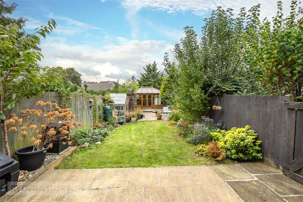 Property photo 2 of 23 Garden