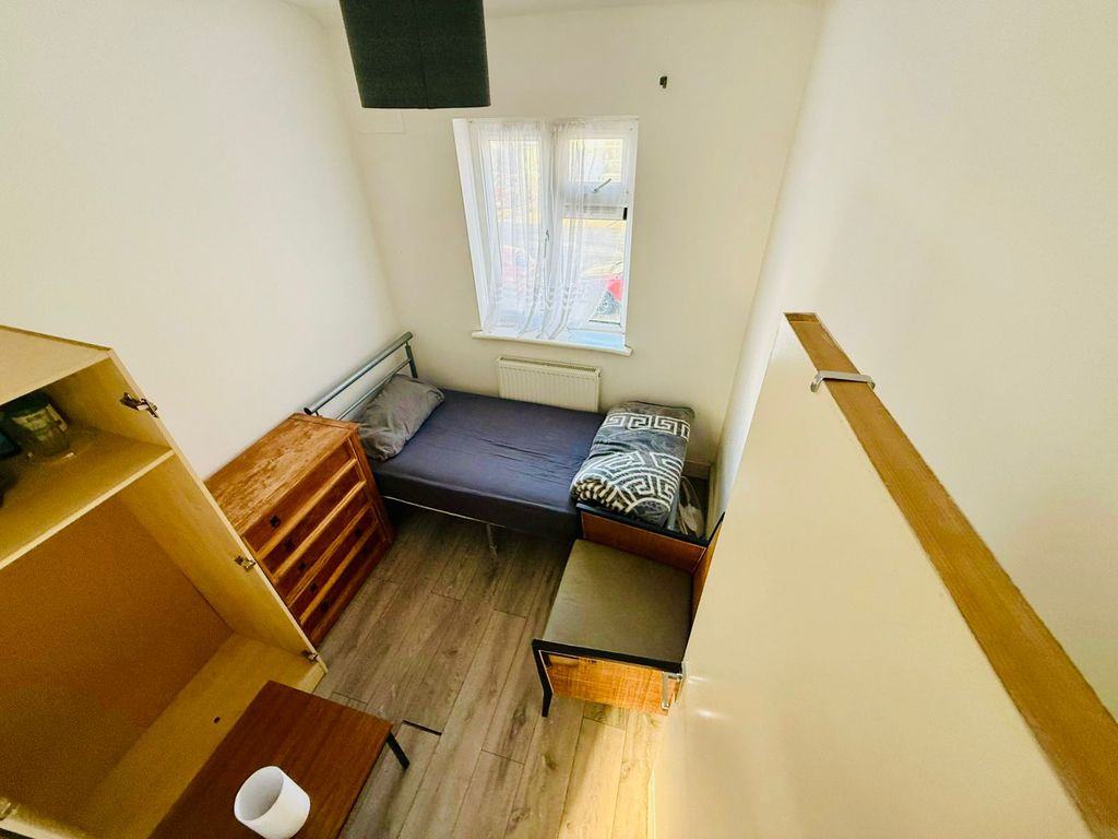 Property photo 2 of 4