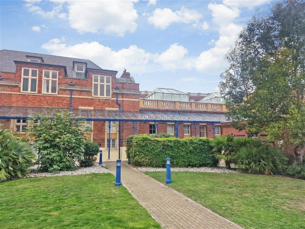 Property photo 3 of 8 Front