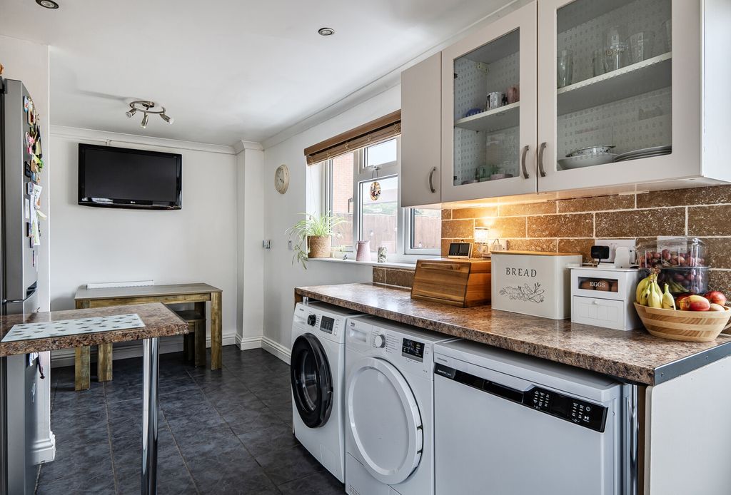 Property photo 3 of 22 1421692-17-69A717...