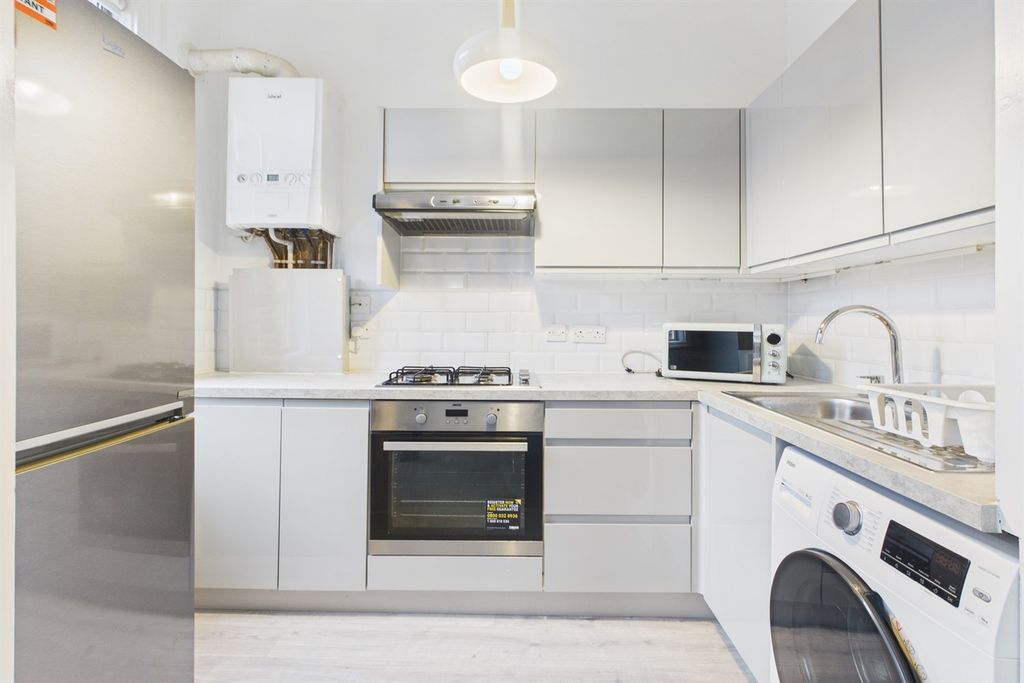 Property photo 2 of 12 Kitchen