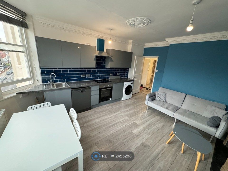 Property photo 3 of 11