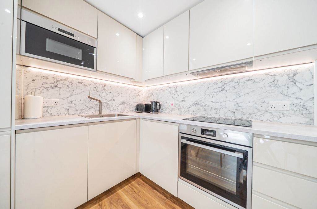 Property photo 2 of 19 1334286-8-6891Dea...