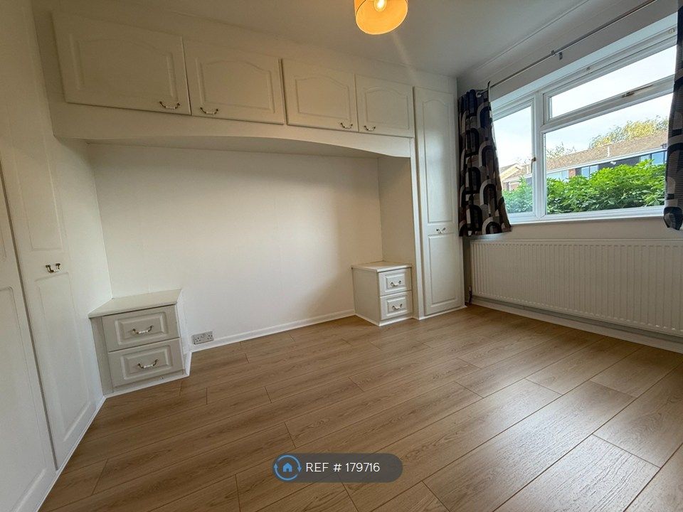 Property photo 2 of 12 Bedroom 1