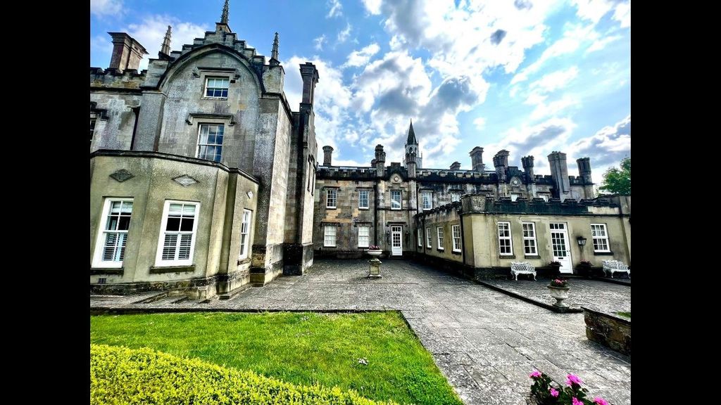 Property photo 1 of 27 Picture No. 31