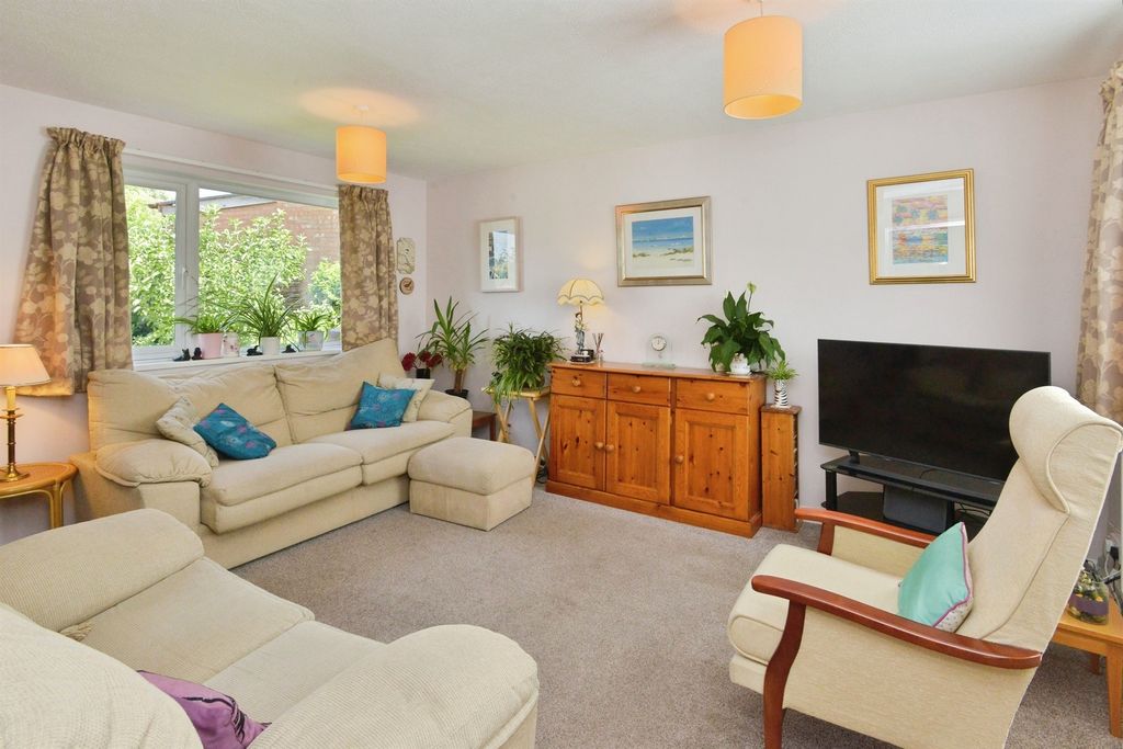 Property photo 2 of 17