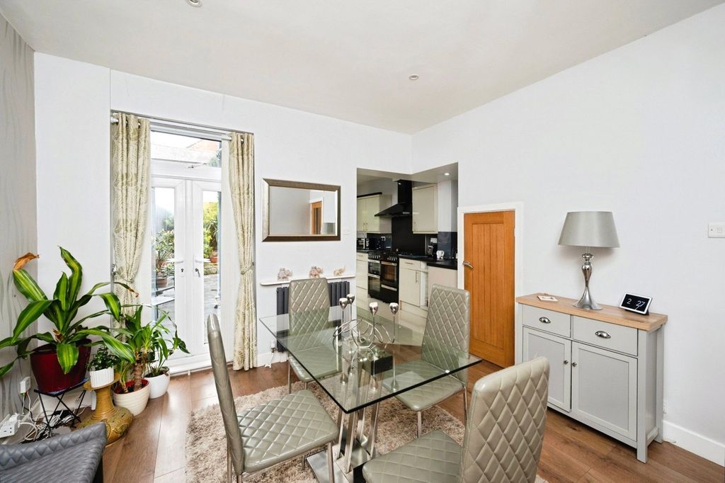 Property photo 3 of 19 Dining Room