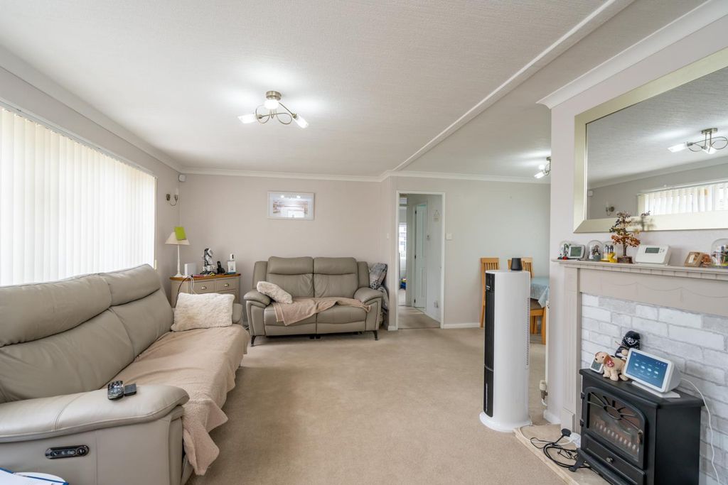 Property photo 3 of 15 Lounge Area.Jpg