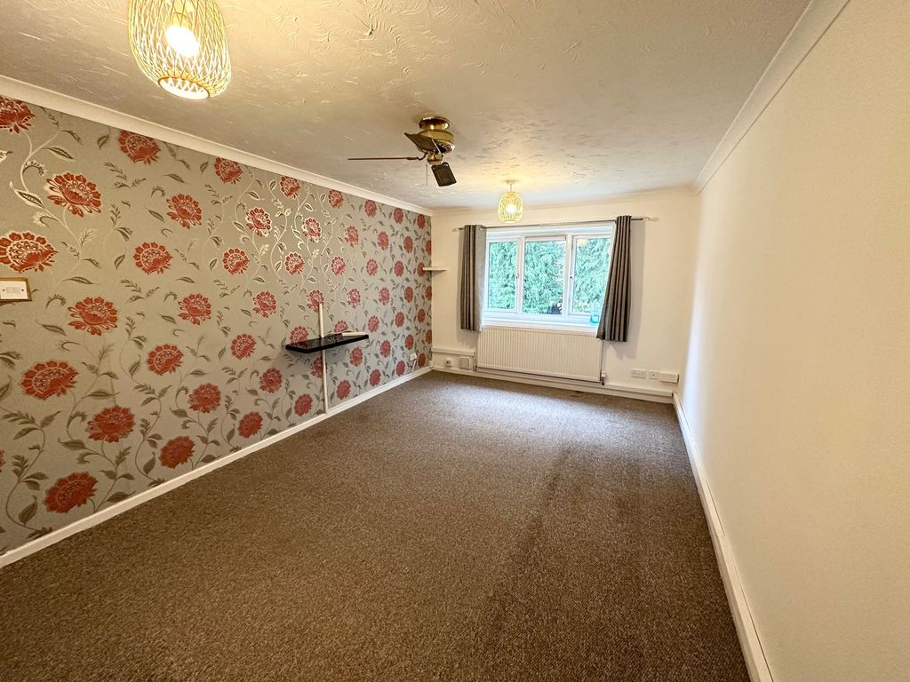 Property photo 3 of 8 Living Room