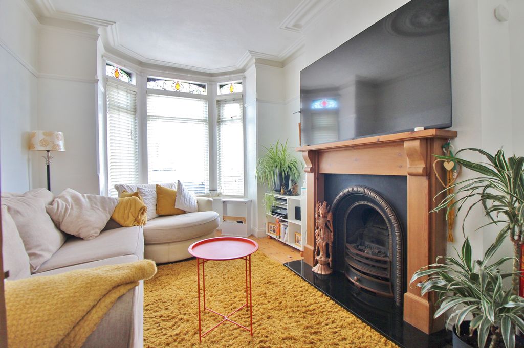 Property photo 2 of 13