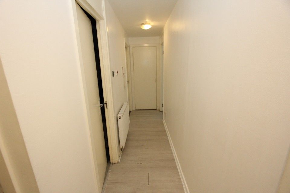 Property photo 2 of 8 Hall