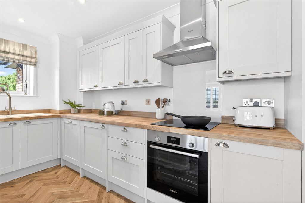 Property photo 3 of 11 Kitchen/Living/Diner